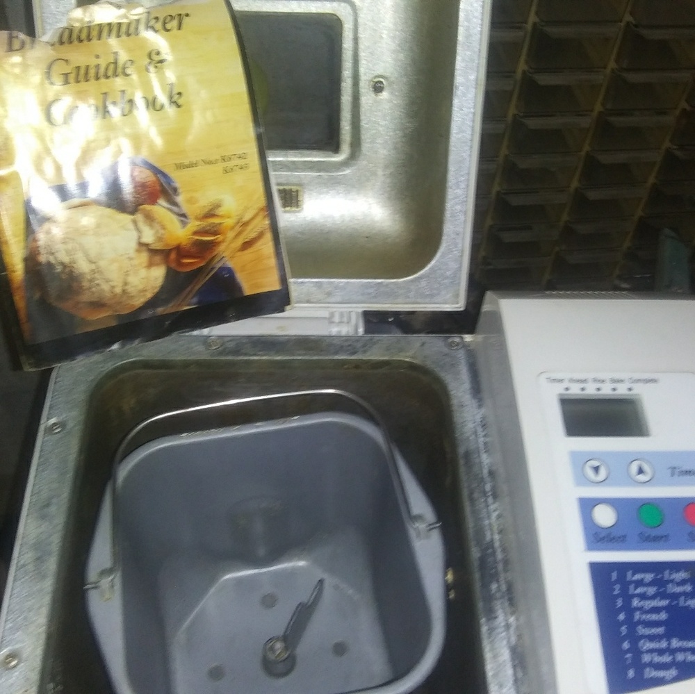 Breadmaker - Picture 3 of 3